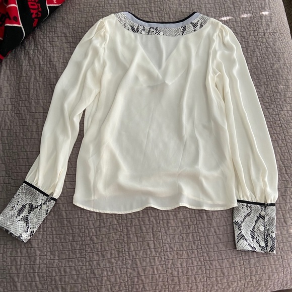 Express Blouse - Picture 4 of 4